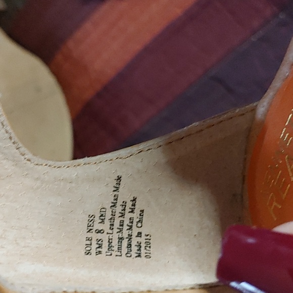 KENNETH COLE* Reaction Soleness strap wedge sandal size 8 tan/orange colour - Picture 9 of 12
